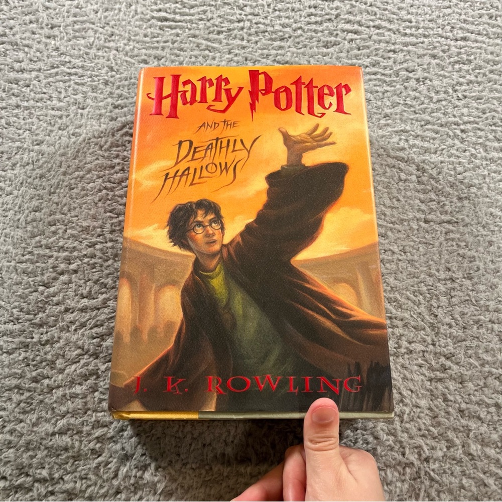 Harry Potter‎ and the Deathly Hallows Book